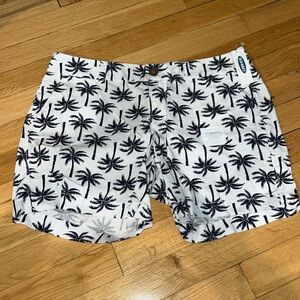 Old navy palm tree shorts
